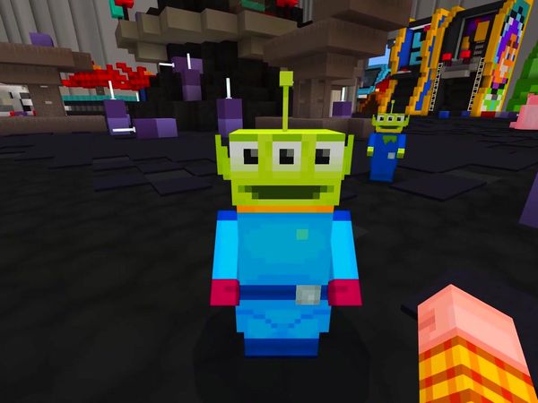 Toys In Minecraft by NitroLukeDX - Woody & Buzz VS Emporer Zurg!