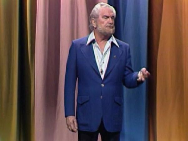 Johnny Carson - The Johnny Carson Show: Animal Antics With Joan Embery (1/1/75)
