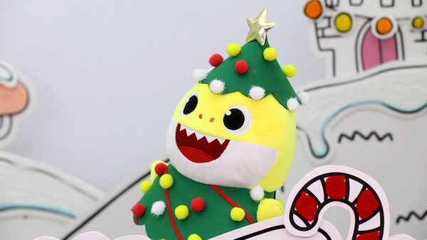 Hang Out With Pinkfong And Baby Shark - Pinkfong Show Show Show
