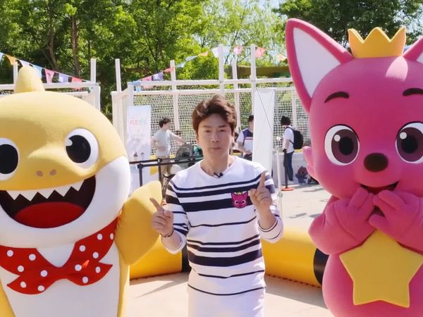 Hang Out With Pinkfong And Baby Shark - Pinkfong Around the World