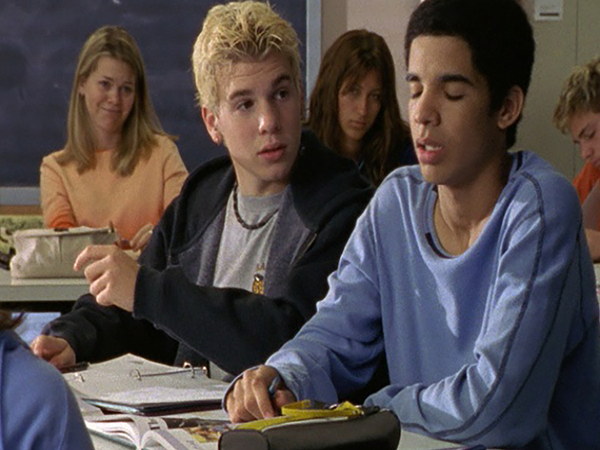 Degrassi : La Nouvelle Génération - Ils en pincent tous pour la prof