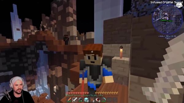 Tiny Turtle Minecraft Dragons - Taming a Baby Bewilderbeast!