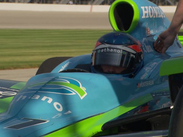 Pit Crews - Pit Crew: S02 E01 - Indy Racing League Series
