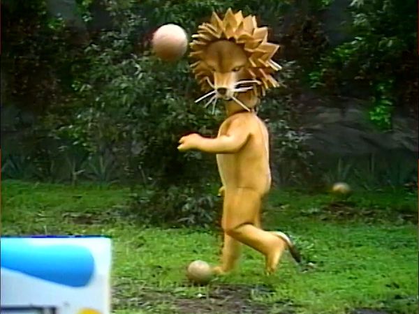 MXC (Most Extreme Elimination Challenge) - Animal Lovers vs. Reality TV