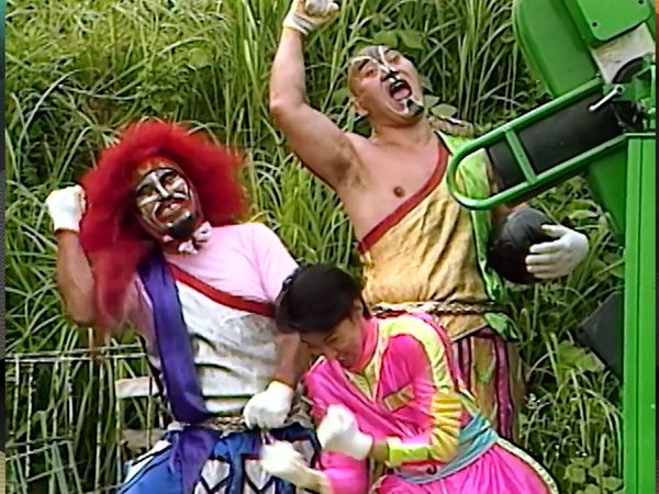 MXC (Most Extreme Elimination Challenge) - Wedding Industry vs. Trucking Industry