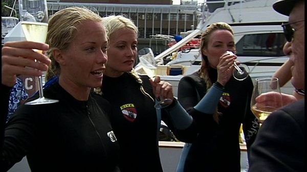 The Girls Next Door - Scuba, Scuba Doo