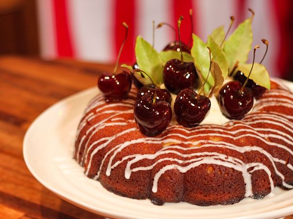 James Martin United Cakes of America - Massachusetts - Banana Pecan Cake and Orange Pound Cake