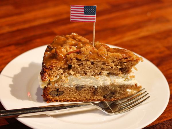 James Martin United Cakes of America - Virginia - Apple Pie and King Cake
