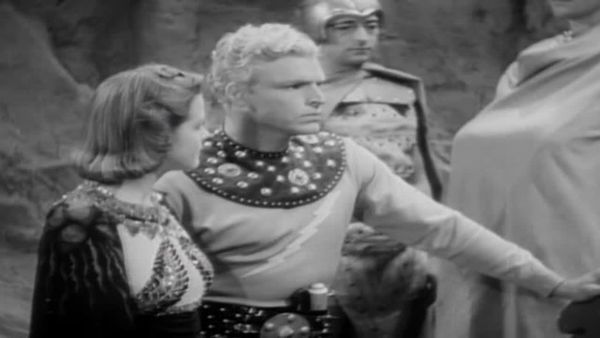 Flash Gordon's Trip To Mars - A Beast at Bay