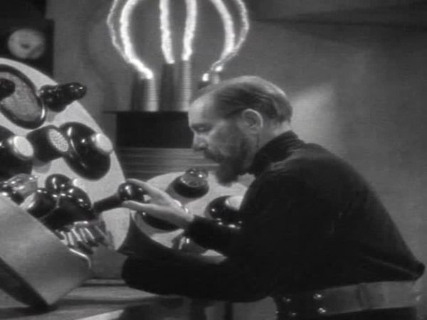Flash Gordon Serial: Space Soldiers - Battling the Sea Beast