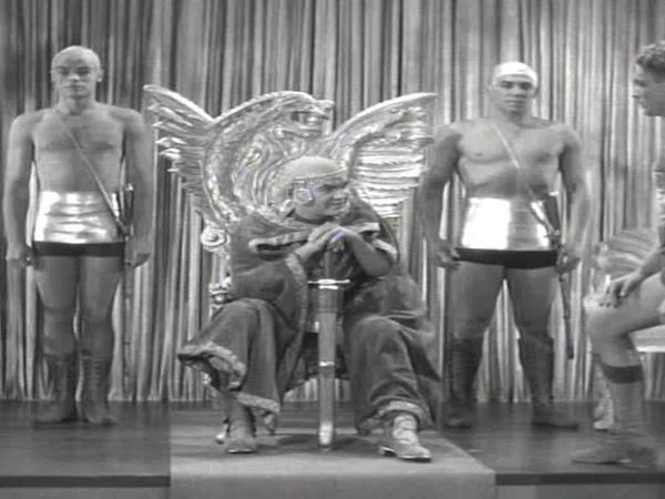 Flash Gordon Serial: Space Soldiers - Captured by Shark Men