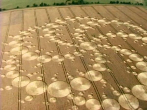 The UFO Casebook - The Final Truth About Crop Circles: Human or Extraterrestrial?