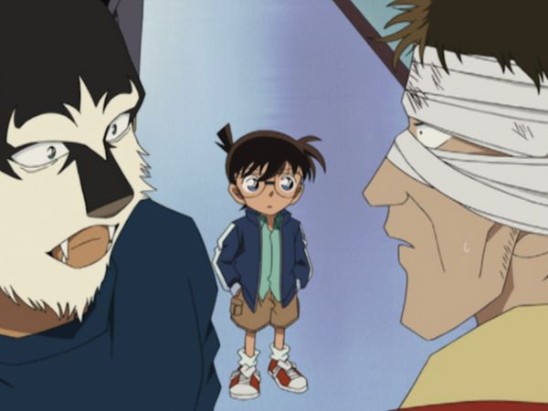 Detective Conan - El héroe de las máscara manchada (II)