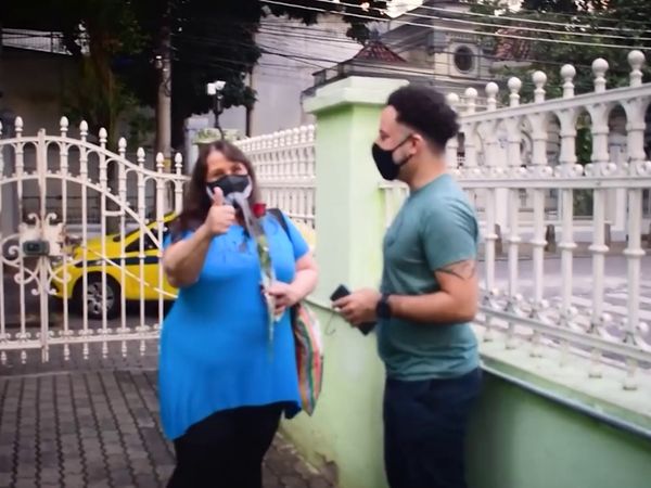Encontro de Dubladores - Entregando Flores Para Dubladores 3