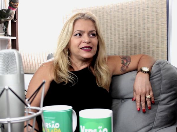 Versão Dublada - Mônica Rossi