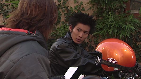 Kamen Rider Ryuki - Kamen Rider Ryuki: S1 E5 - The Monster's Antique Store