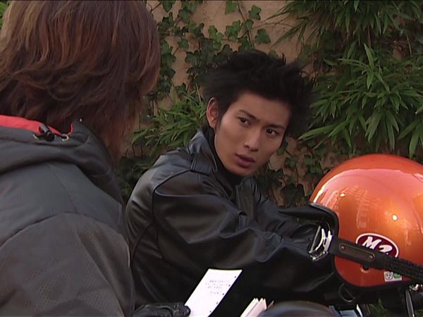 Kamen Rider Ryuki - Kamen Rider Ryuki: S1 E5 - The Monster's Antique Store