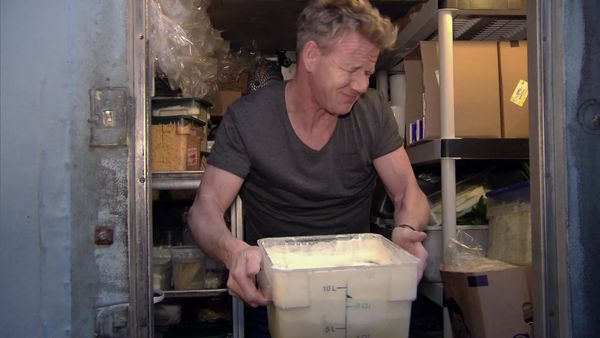 Hotel Hell - Beachfront Inn