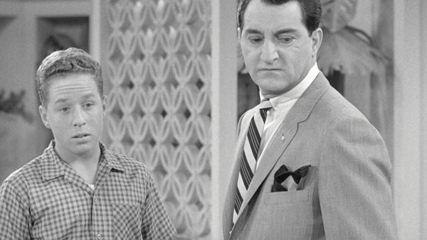 The Danny Thomas Show - A Nose By Any Other Name