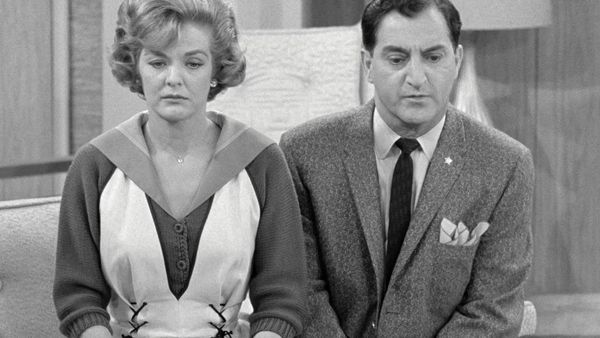 The Danny Thomas Show - Kathy Delivers the Mail