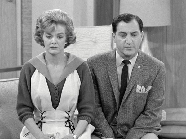 The Danny Thomas Show - Kathy Delivers the Mail
