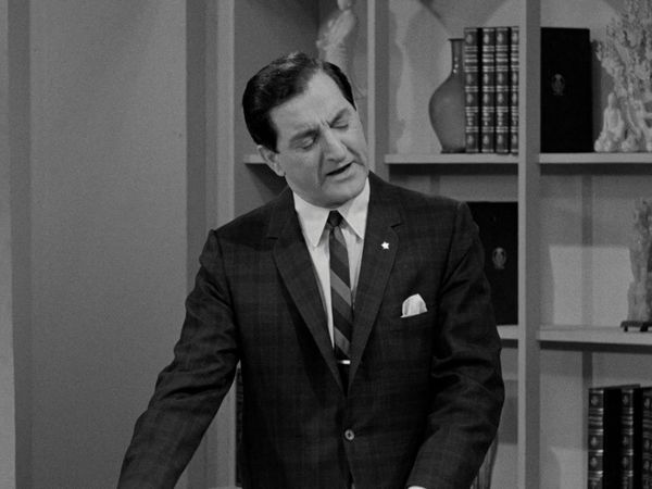 The Danny Thomas Show - Call Off the Hounds
