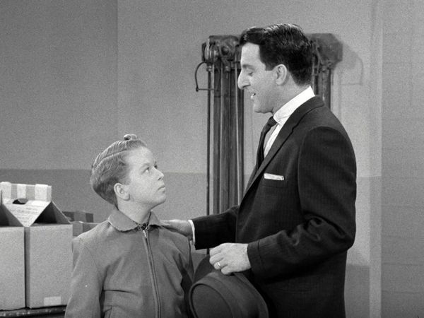 The Danny Thomas Show - Dinah Shore and Danny Are Rivals
