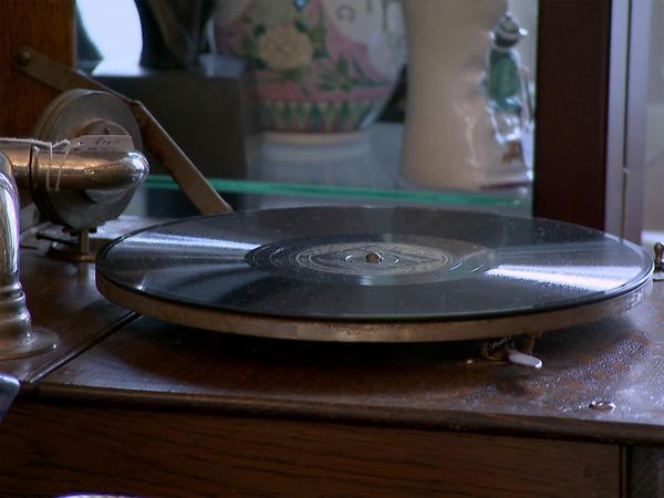 Antiques Road Trip - Stephanie Connell and Charlie Ross, Day 4