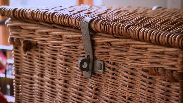 Antiques Road Trip - Catherine Southon and James Braxton, Day 5