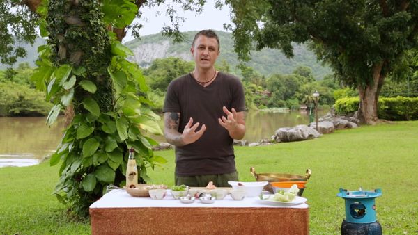 Duncan's Thai Kitchen - Bridge of History