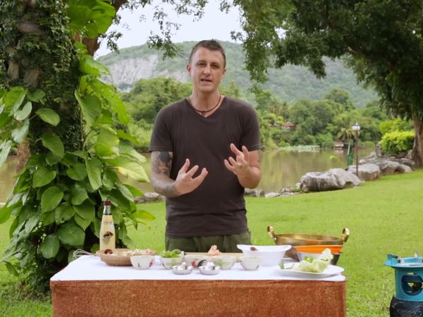 Duncan's Thai Kitchen - Bridge of History