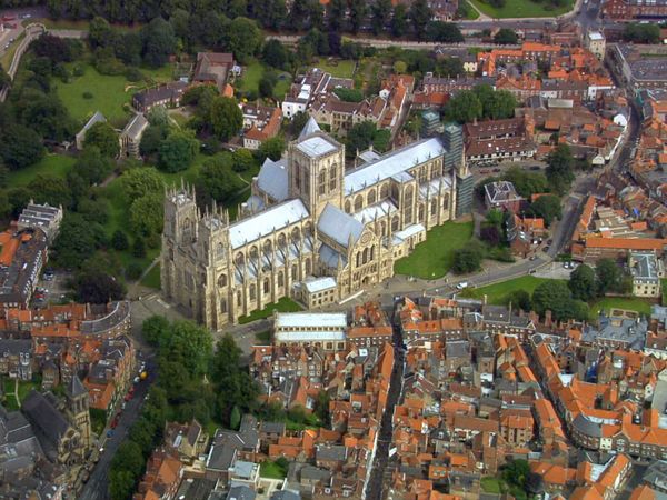 Britain's Great Cathedrals with Tony Robinson - York Minster