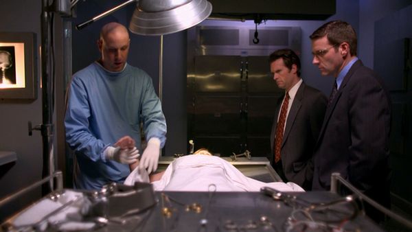 Homicide Hunter - Six Feet Under
