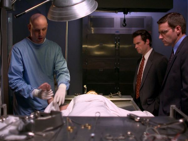 Homicide Hunter - Six Feet Under