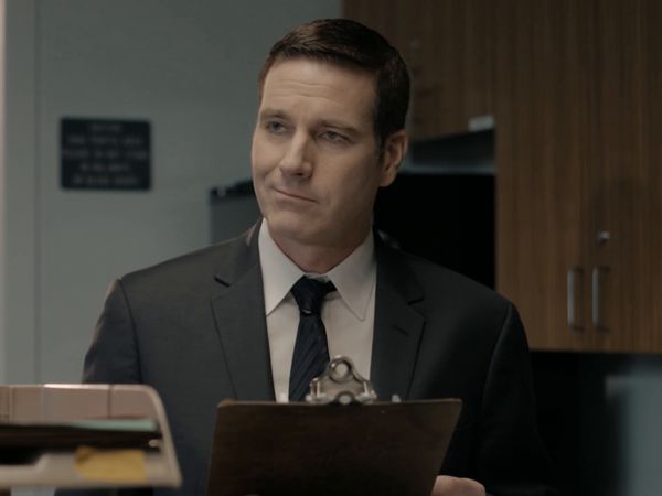 Homicide Hunter - Married To The Job
