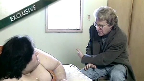 The Jerry Springer Show - Jerry Rescues An Obese Man