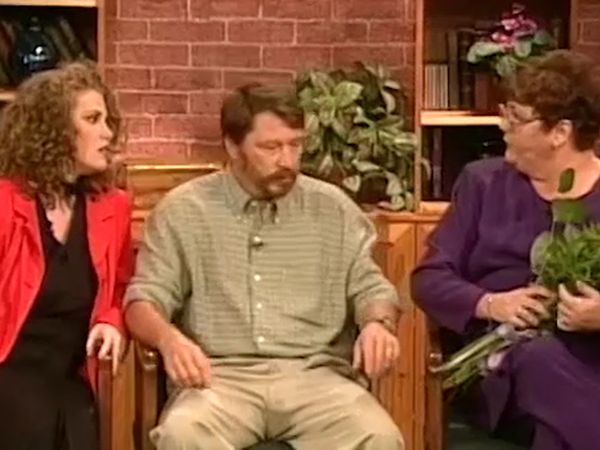 The Jerry Springer Show - Wife Discovers Husband's Secret Family
