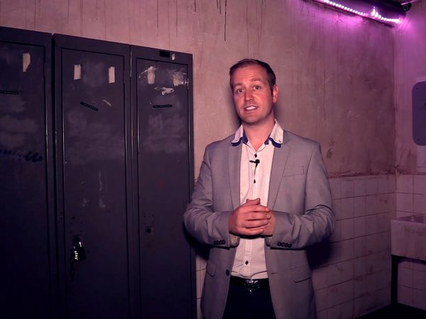Ghost Dimension Flying Solo - Haunted escape room at Moviescape - Part 1