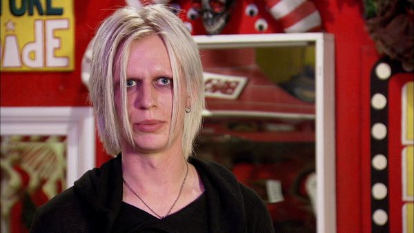 Freakshow - Giants, Babes, and Box Cutters