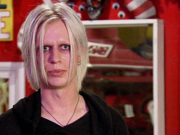 Freakshow - Giants, Babes, and Box Cutters
