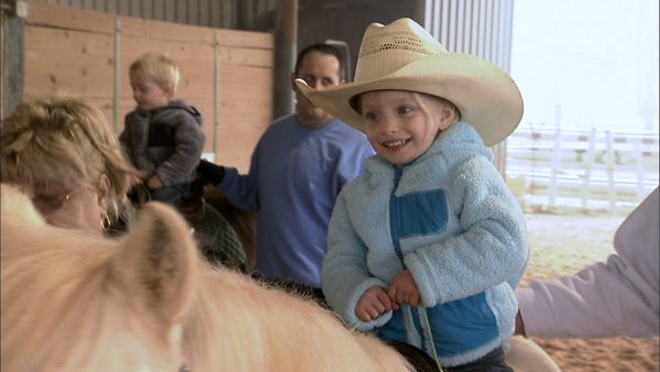 Raising Sextuplets - Three Cars, Eight Adults, 2000 Miles, Six Kids, and A Dog Named Luke