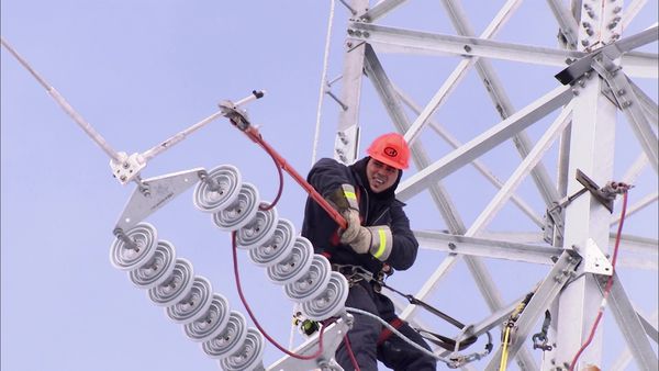 Nerves Of Steel - Power Linesman