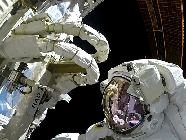 Xploration Outer Space - Space Rescue