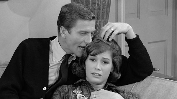 The Dick Van Dyke Show - Empress Carlotta's Necklace