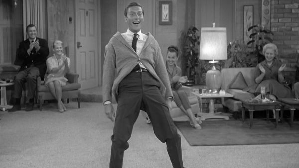 The Dick Van Dyke Show - To Tell or Not to Tell