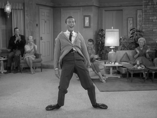 The Dick Van Dyke Show - To Tell or Not to Tell