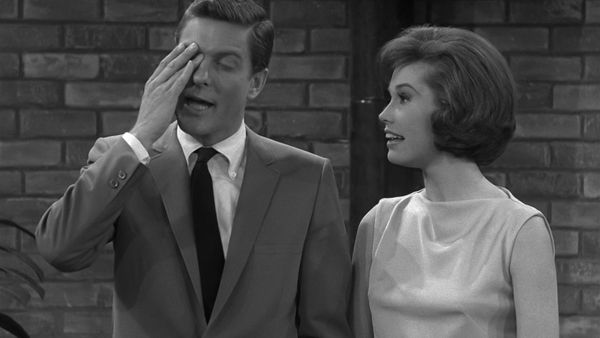 The Dick Van Dyke Show - The Redcoats Are Coming