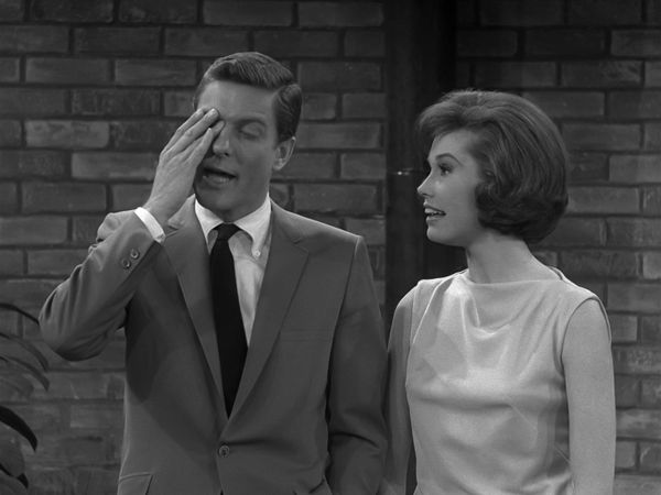 The Dick Van Dyke Show - The Redcoats Are Coming