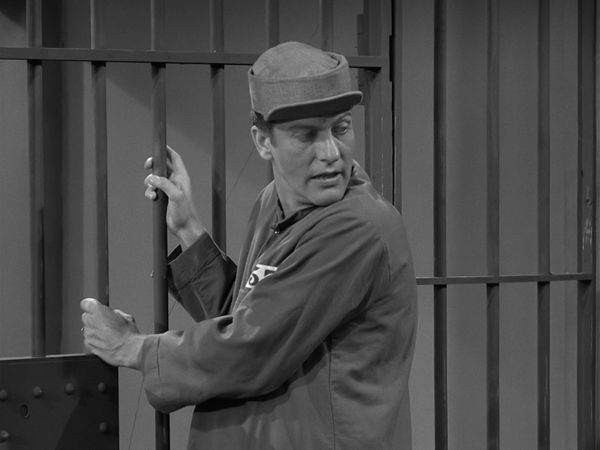 The Dick Van Dyke Show - The Alan Brady Show Goes To Jail