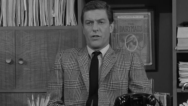 The Dick Van Dyke Show - Laura's Little Lie